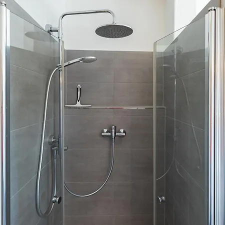 Haus Schildt, 8 *